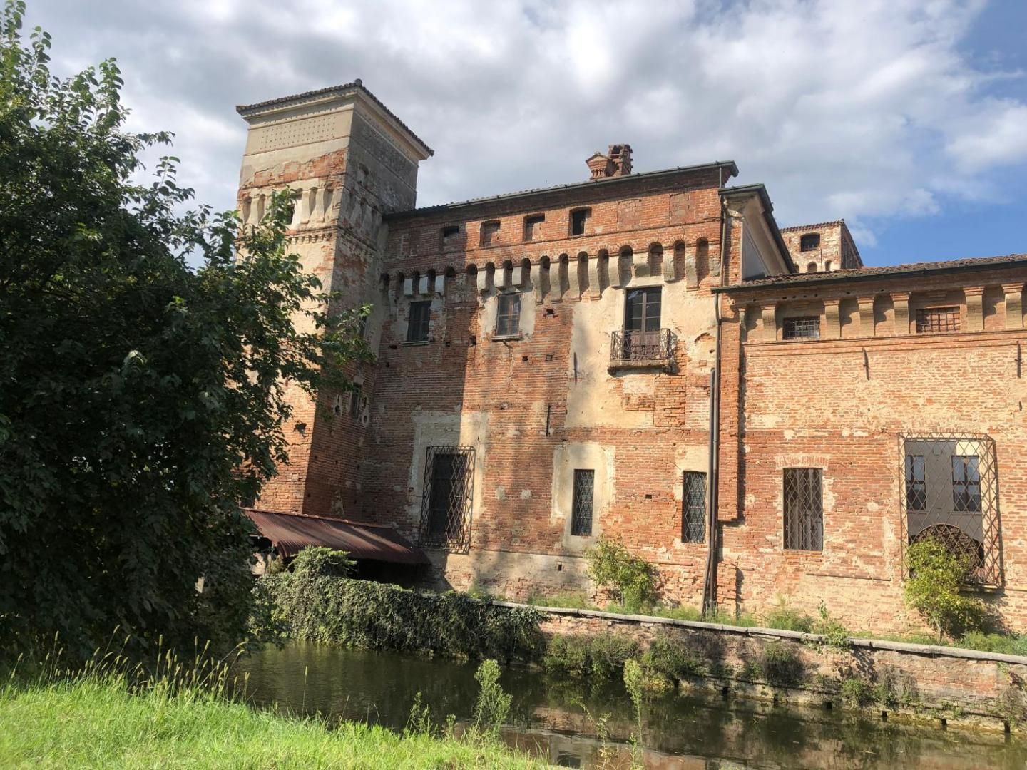 Il Castello di Padernello con il fossato, maniero quattrocentesco